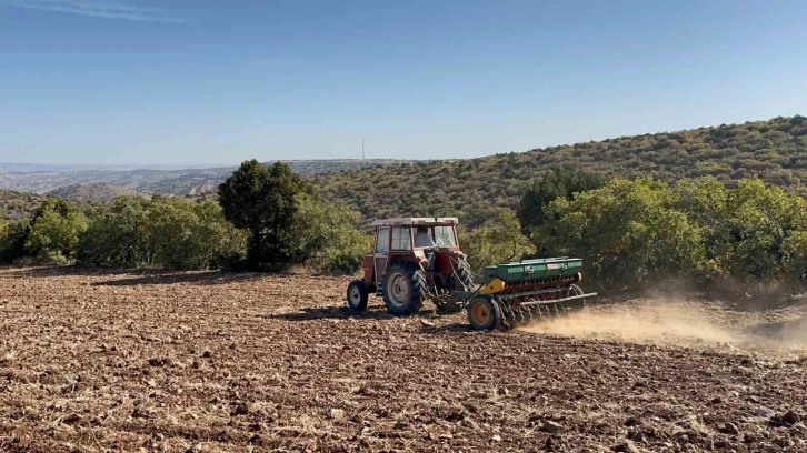 Eskişehir’de kıraç tarım arazilerinde hububat ekimine başlandı
