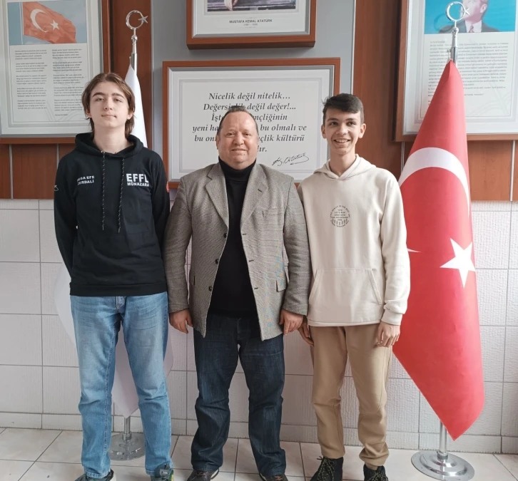 Eskişehir Fatih Fen Lisesi ekibi Türkiye geneli ’Münazara turnuvasında’ başarılı oldu
