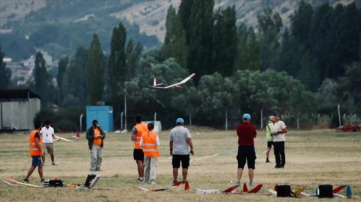 Eskişehir'de "F3L Open International Cup 2 metre Planör Yarışması" düzenlendi