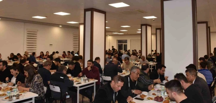 ESOGÜ Hastanesi personeli ve hasta yakınları iftarda bir araya geldi
