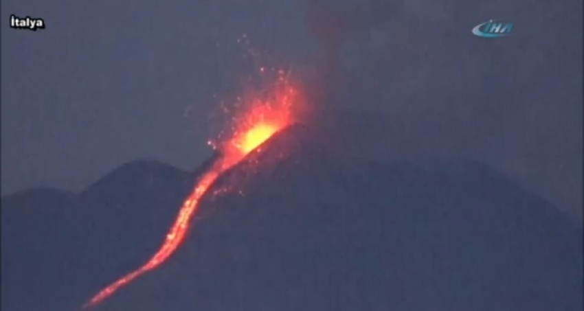 Etna yanardağı patladı: 8 yaralı