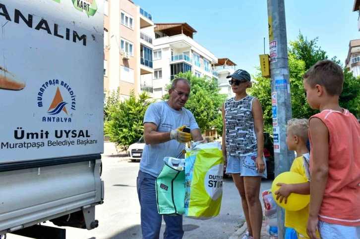 Ev ekonomisine ek kaynak "Çevreci Komşu Kart"
