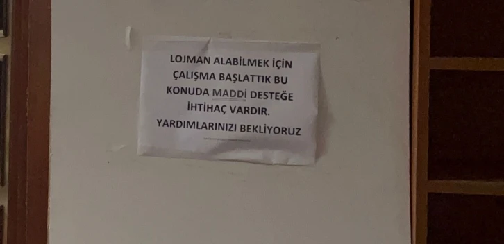 Ev olmadan gelmem diyen müezzine çareyi cemaatte aradılar