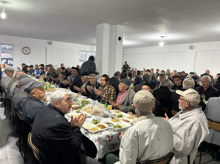 Evci köyünde geleneksel iftar yemeği
