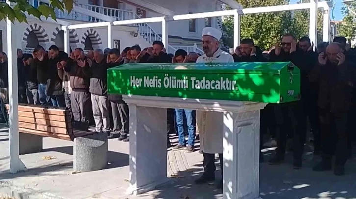 Evde cansız bedenleri bulunmuştu, son yolculuklarına uğurlandılar
