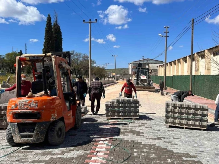 Ezine Belediyesi çevre düzeni çalışmalarını sürdürüyor
