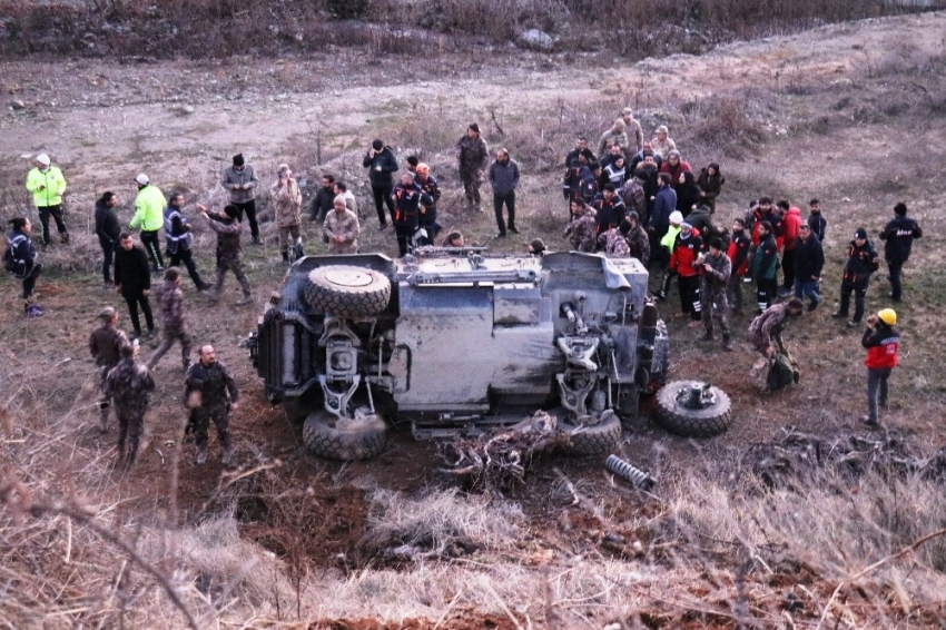  Polis zırhlı aracı kaza yaptı