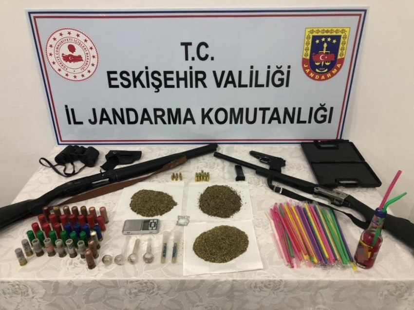 Uyuşturucu partisine jandarma baskını