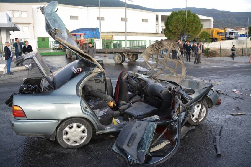 Aydın’da feci kaza: 2 ölü, 3 yaralı