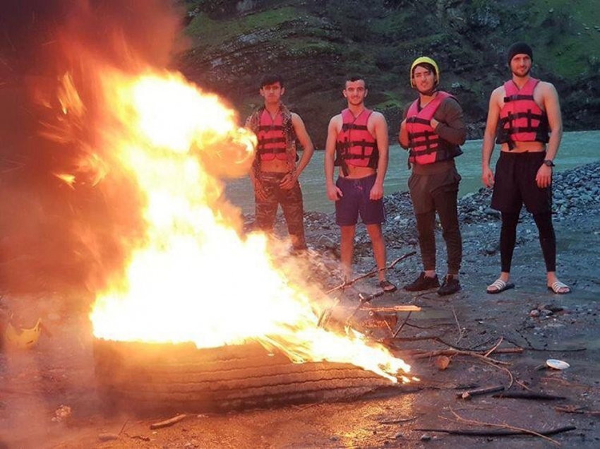 Eksi 1 derecede rafting yarışması hazırlığı