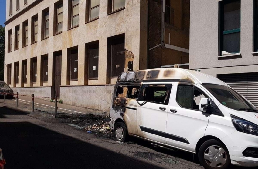 Türkiye’nin Stuttgart Başkonsolosluğu aracı kundaklandı