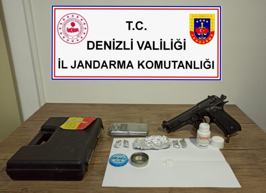 Uyuşturucu tacirine jandarma geçit vermedi