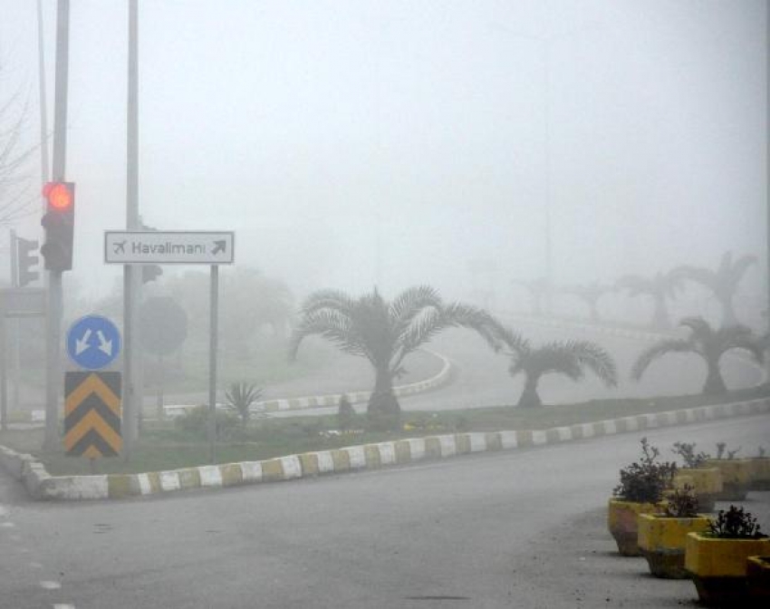 Trabzon’da hava ulaşımına sis engeli