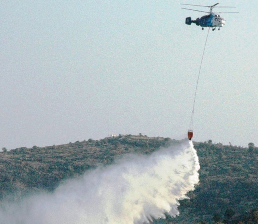 Yangın söndürme helikopteri düştü