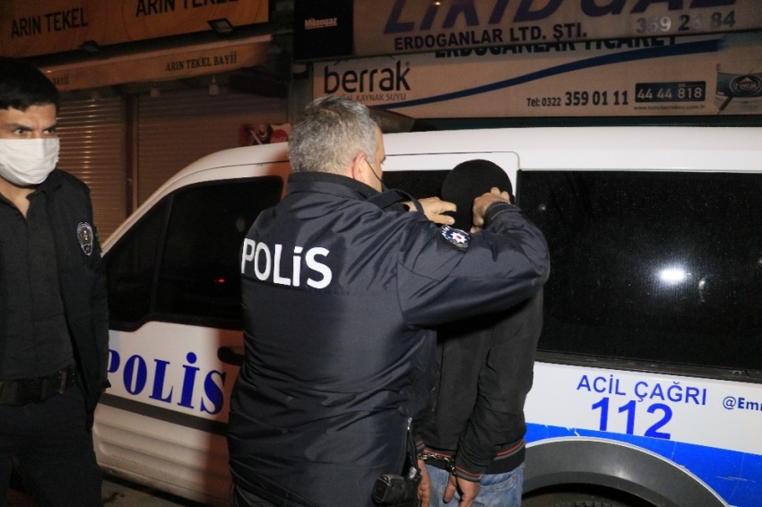 Polisi görünce kaçan 2 şüpheli kovalamaca sonucu yakalandı