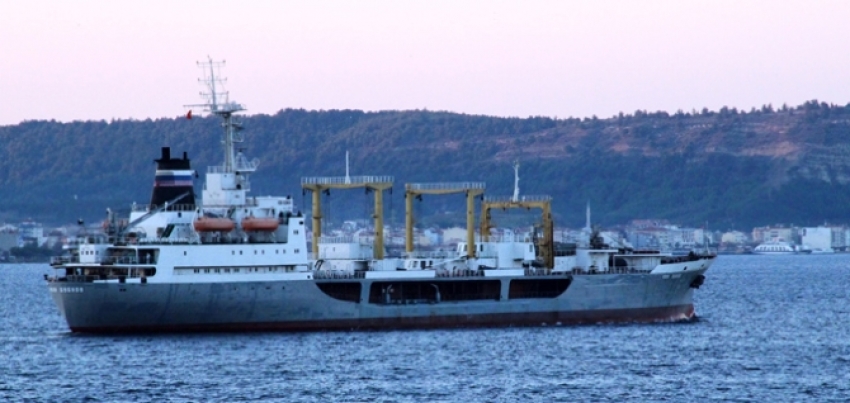 Çanakkale Boğazı’ndan Rus tankeri geçti