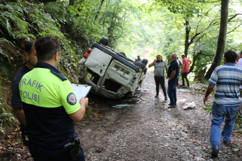 Panelvan aracın uçuruma yuvarlanma anı kamerada