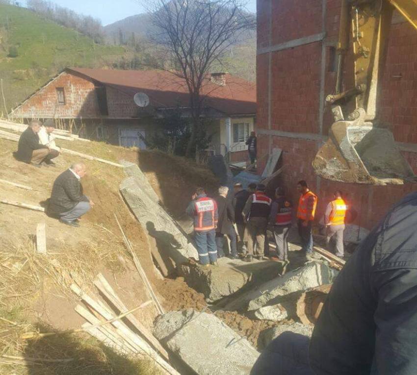 Çöken duvarın altında kalan işçi hayatını kaybetti