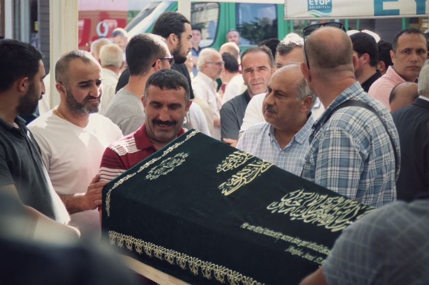 İnşaat demirine saplanarak hayatını kaybeden çocuk son yolculuğuna uğurlandı