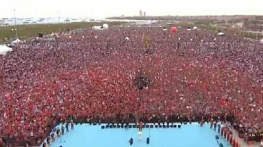 Fetih Şöleni'nde mahşeri kalabalık