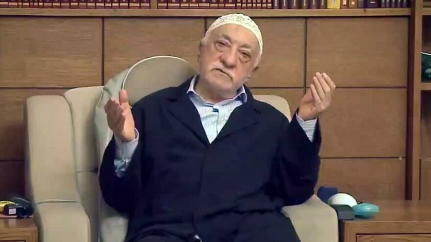  Gülen’in yemek artıklarını kıymetli bir şeymiş gibi yediler