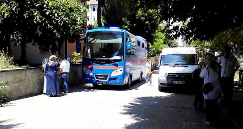 FETÖ'nün 'öğretmen yapılanması' davasında 2 sanığa tahliye