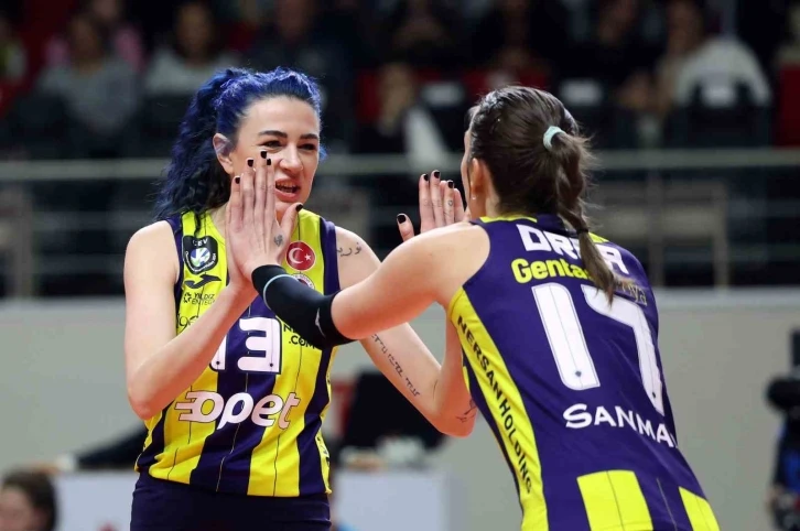 Fenerbahçe normal sezonu lider tamamladı
