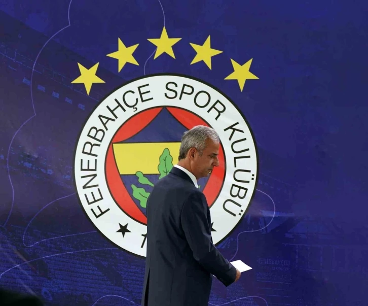 Fenerbahçe Teknik Direktörü İsmail Kartal: "Camianın beklentisinin farkındayım. Birlik olursak sezonu en güzel şekilde bitireceğiz"
