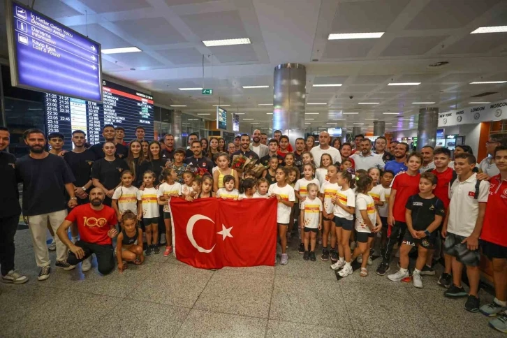 Ferhat Arıcan, İzmir’de coşkuyla karşılandı
