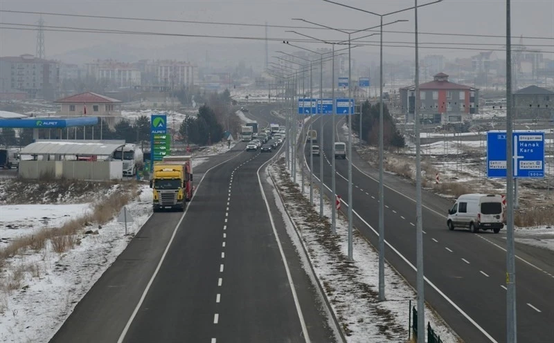 ’Fermuar Sistemiyle Yaşama Yol Ver’
