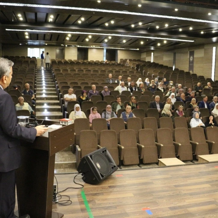 Fethiye’de hacı adayları bilgilendirildi
