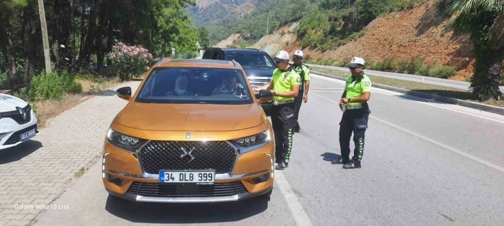 Fethiye’de polis ekiplerinden örnek davranış