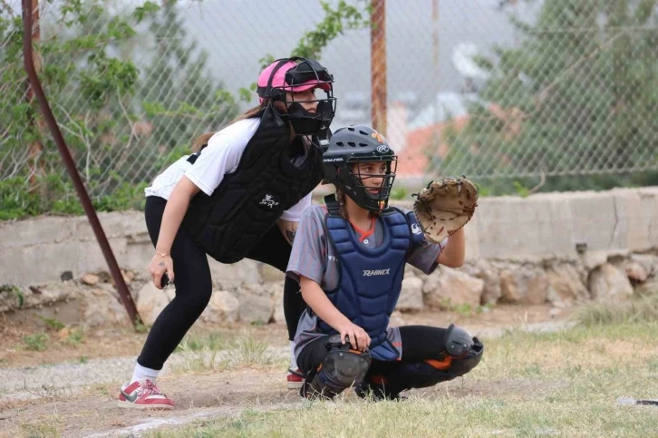 Fethiye’de Softbol Türkiye Şampiyonası başladı
