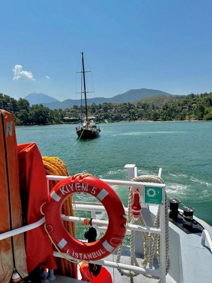 Fethiye Körfezi’nde sürüklenen tekneyi KIYEM ekipleri kurtardı
