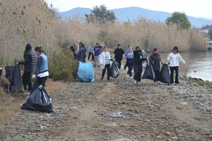 Fethiye Ördek Adası ve Kuş Cenneti’nde temizlik çalışması yapıldı
