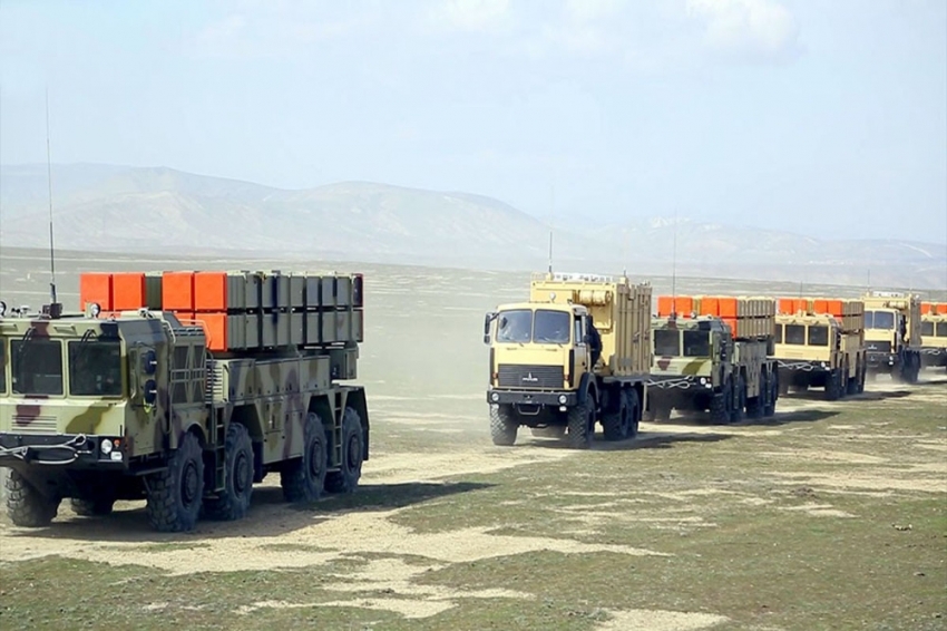 Azerbaycan ordusunun tatbikatı sürüyor