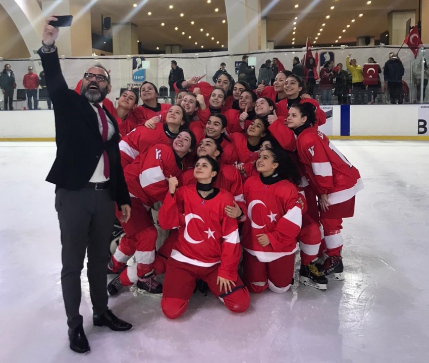 Buz Hokeyi Kadın Milli Takımı, Meksika’yı yendi