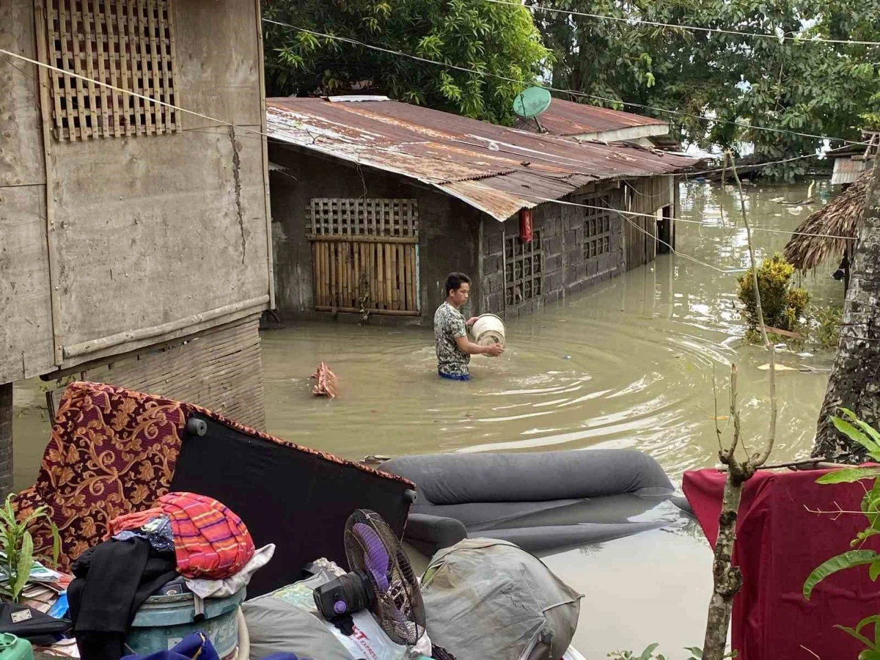 Filipinler’i vuran tropik fırtınada can kaybı 145’e yükseldi