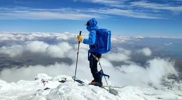 Fransız kayakseverler Süphan Dağı’nda kaydı
