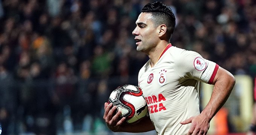 Galatasaray'da Falcao depremi!