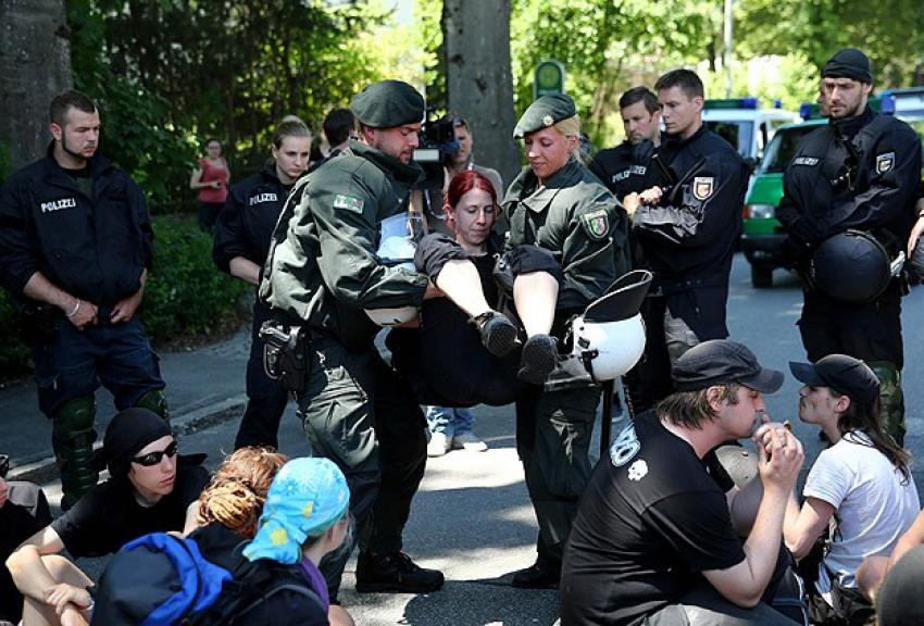 G7 Zirvesi protestoların gölgesinde başladı