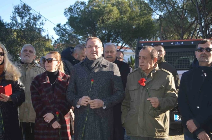 Uğur Mumcu vefatının 31. yıl dönümünde Ayvalık’taki evi önünde anıldı