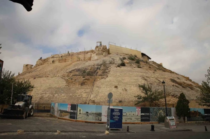 Gaziantep Kalesi’nde restorasyon çalışmaları devam ediyor
