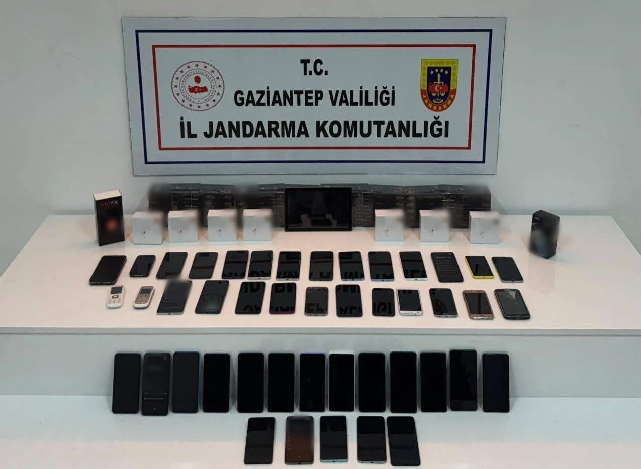 Gaziantep’te 1 milyon lira değerinde kaçak telefon ele geçirildi
