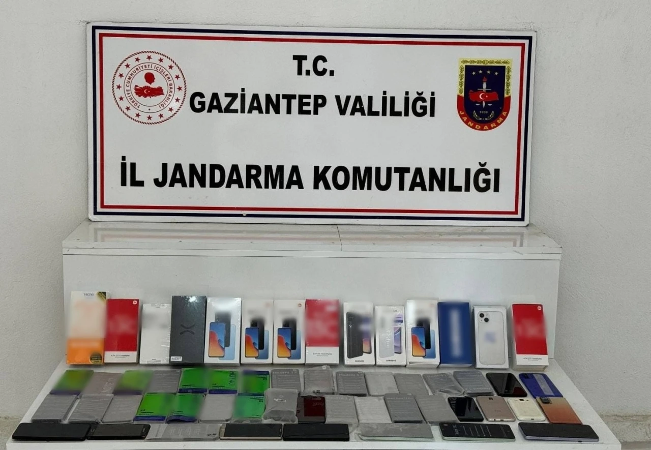 Gaziantep’te 1 milyon TL değerinde kaçak telefon ele geçirildi
