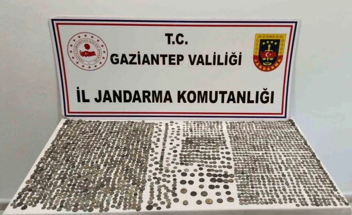  Roma dönemine ait 2 bin 51 adet gümüş sikke ele geçirildi