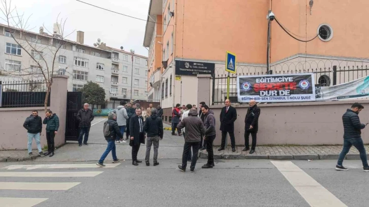 Gaziosmanpaşa’da veliden, öğrencilerine "arkadaşlarınızı iyi seçmelisiniz" konuşması yapan öğretmene darp iddiası
