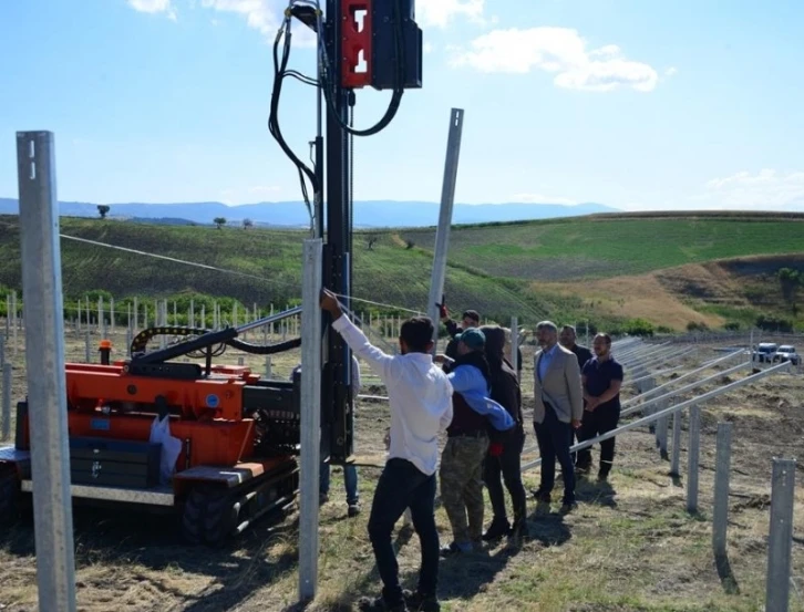 Gediz’de Güneş Enerji Santrali kurulum çalışmaları başladı
