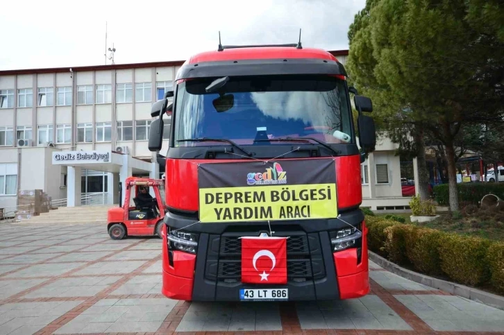 Gediz’den gıda kolisi yüklü tır yola çıktı
