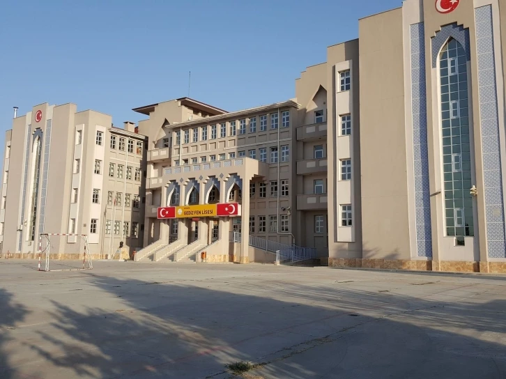 Gediz Fen Lisesi, öğrenci yerleştirmede en başarılı okul oldu
